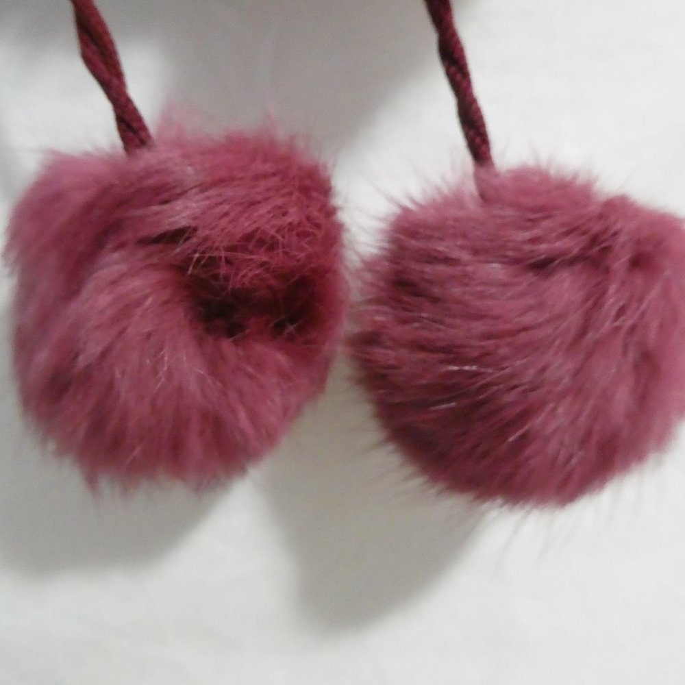 LES NANA by TRICOTTO Stunning burgundy pom pom scarf, really soft BNWOT - Picture 4 of 10